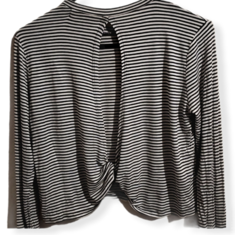 Cute🥰Forever 21♠️Cropped Keyhole Back Striped Top, size S